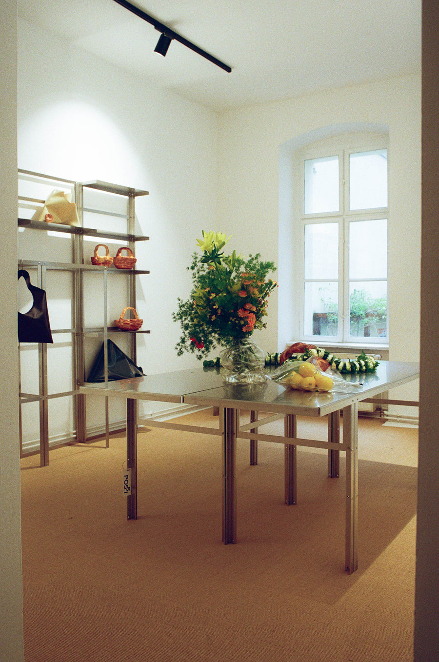 Long Table - Default Title
